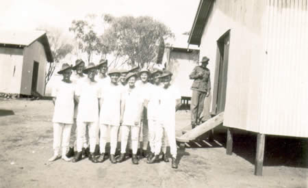 Ted Brindle (third from right) and fellow 2/32nd Battalion Reinforcements in their winter underwear, Northam Camp, 1941. Courtesy Ted Brindle